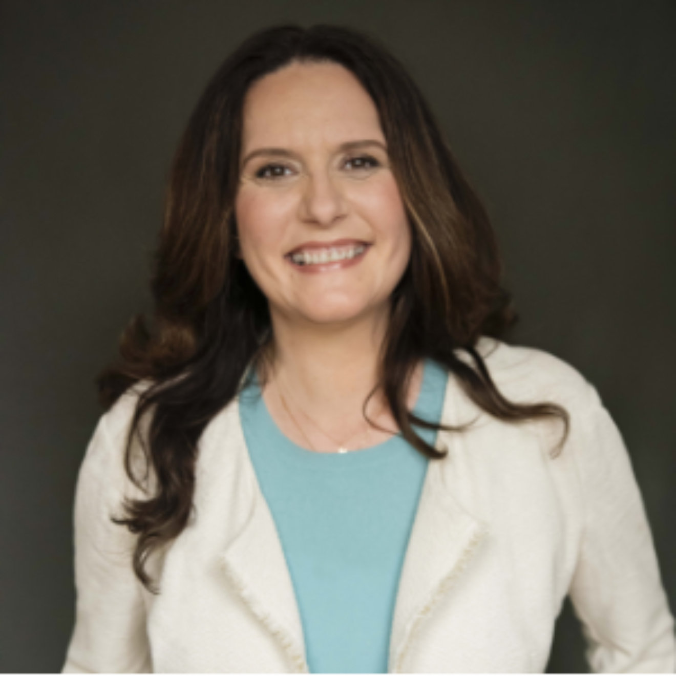 Alexandra Faciu headshot