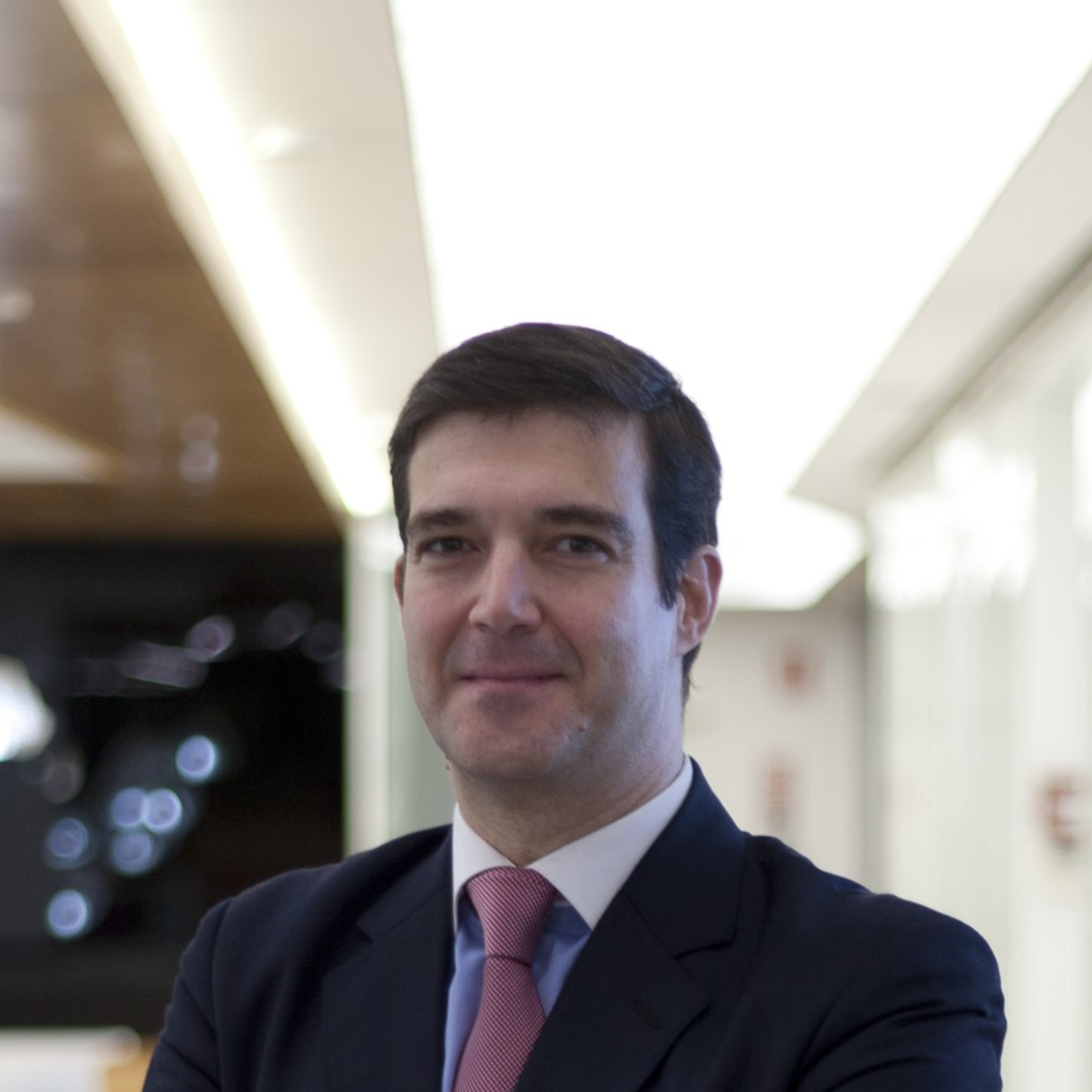 Alfonso Valero headshot.