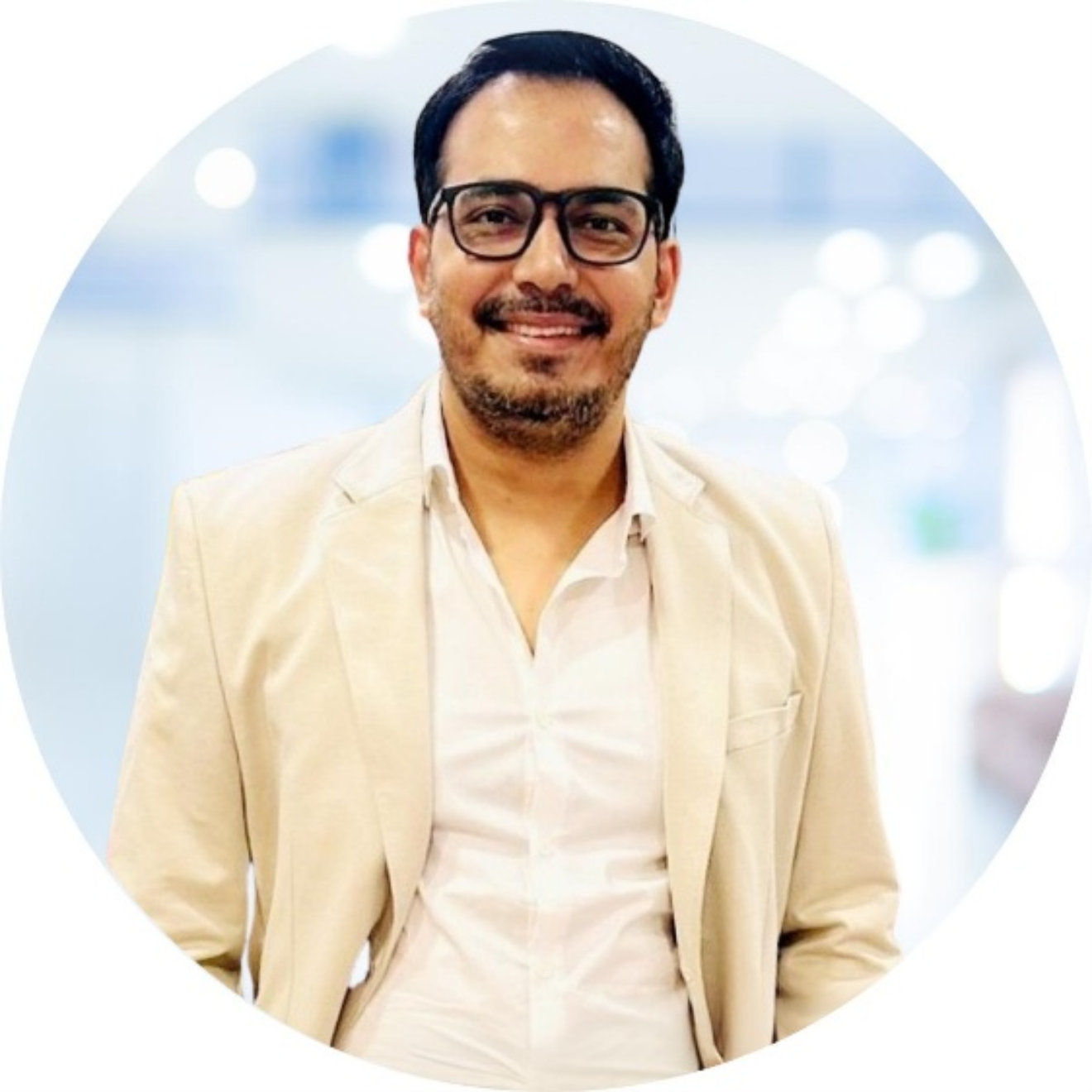 Amit Thawarani MRICS headshot.
