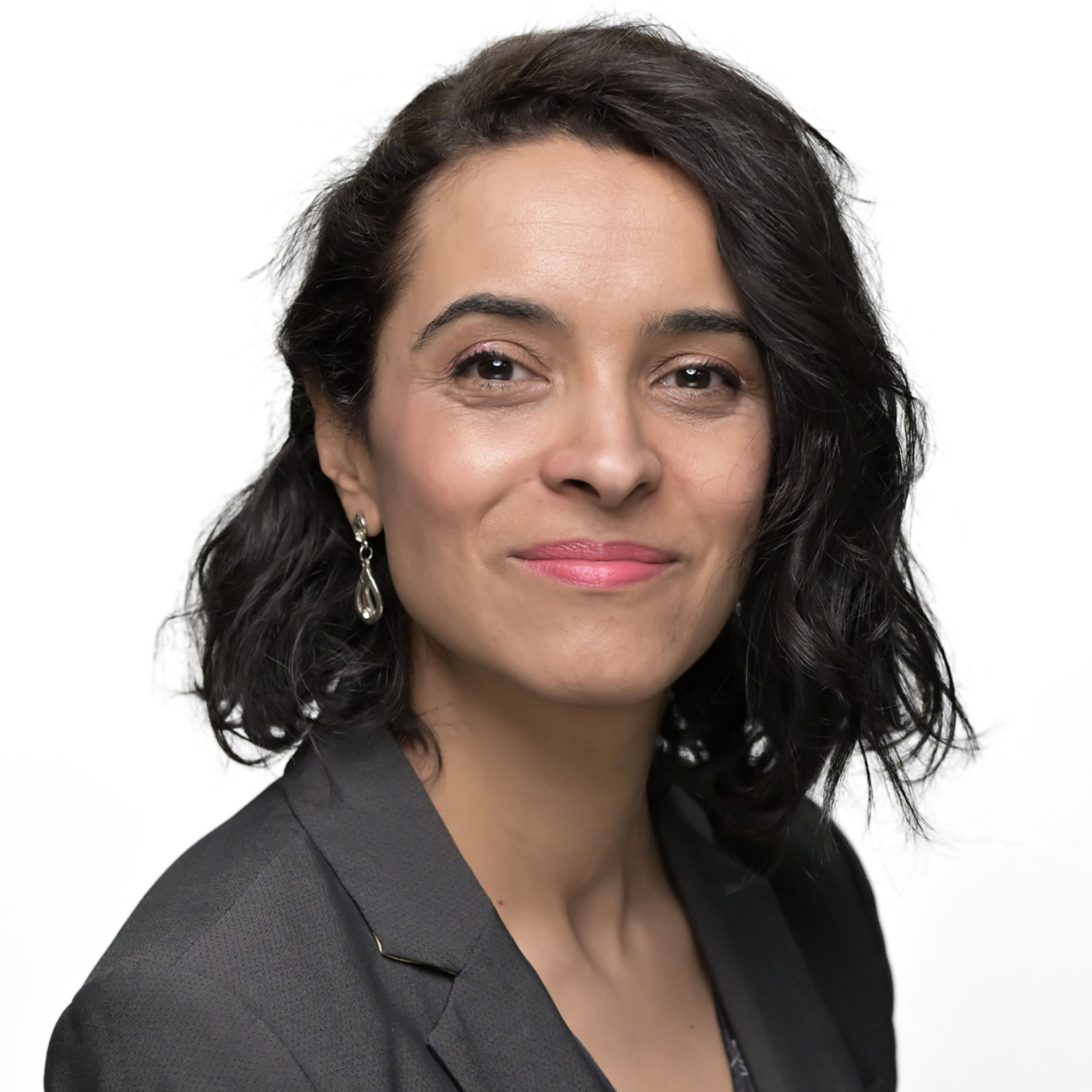 Ana Flores Guillen MRICS headshot