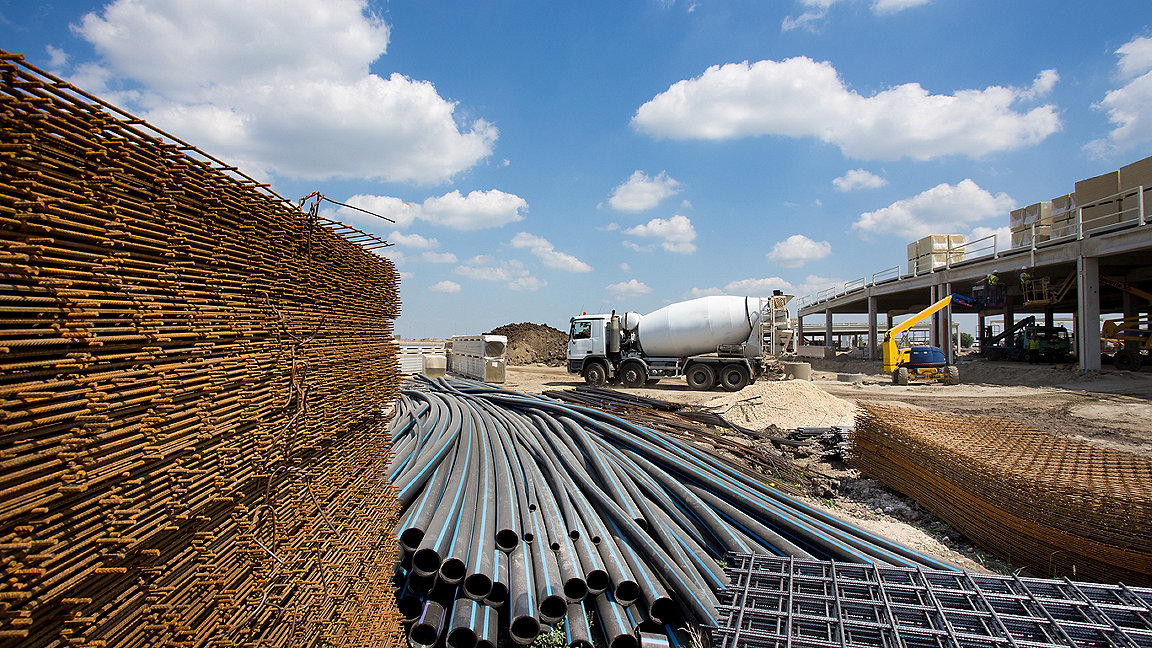 picture of construction materials yard