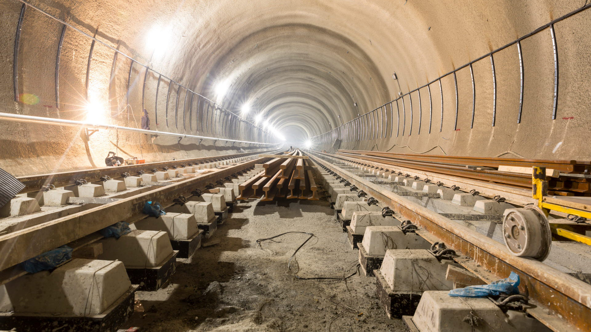 Crossrail-tunnel-shutterstock.jpg