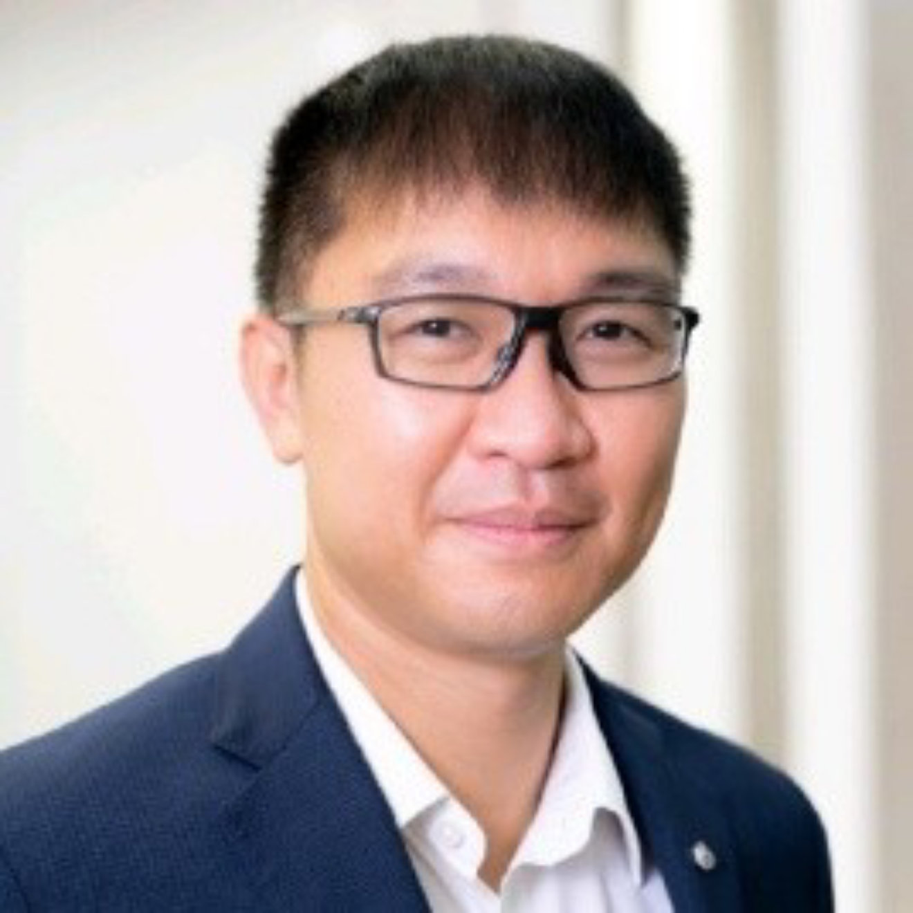 Dr. Derrick Pang headshot.