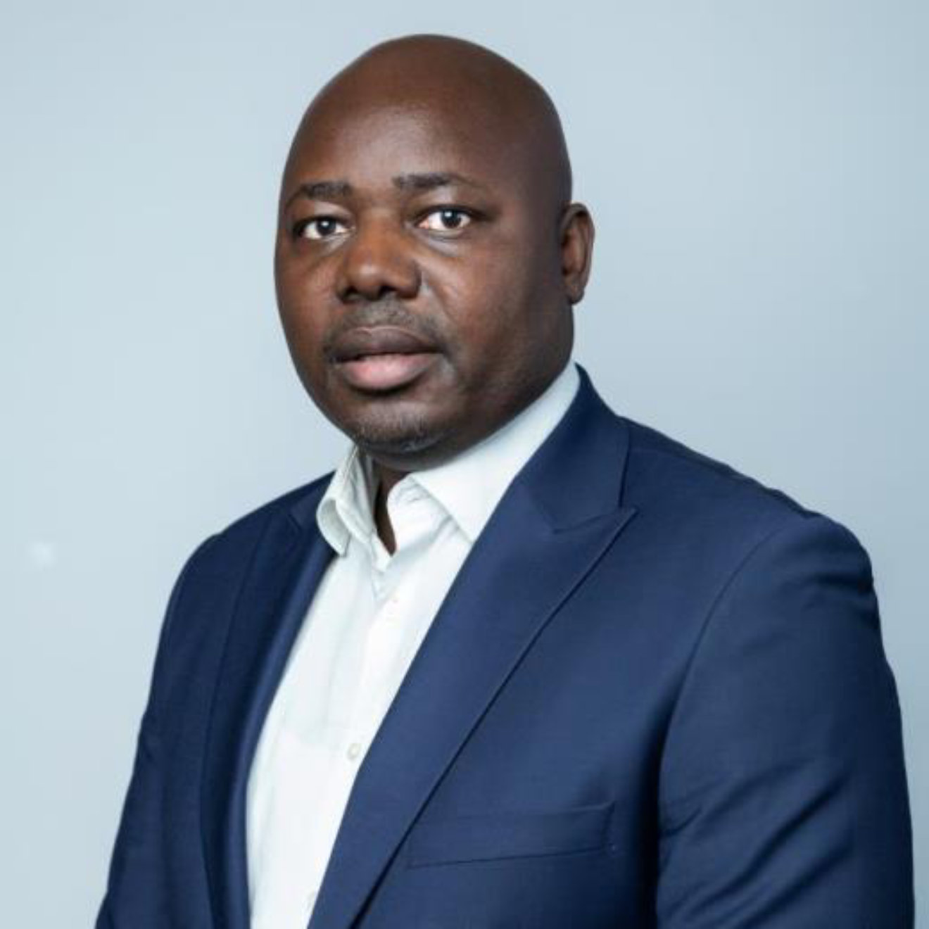 Headshot of Dr Lindelani Matshidze.