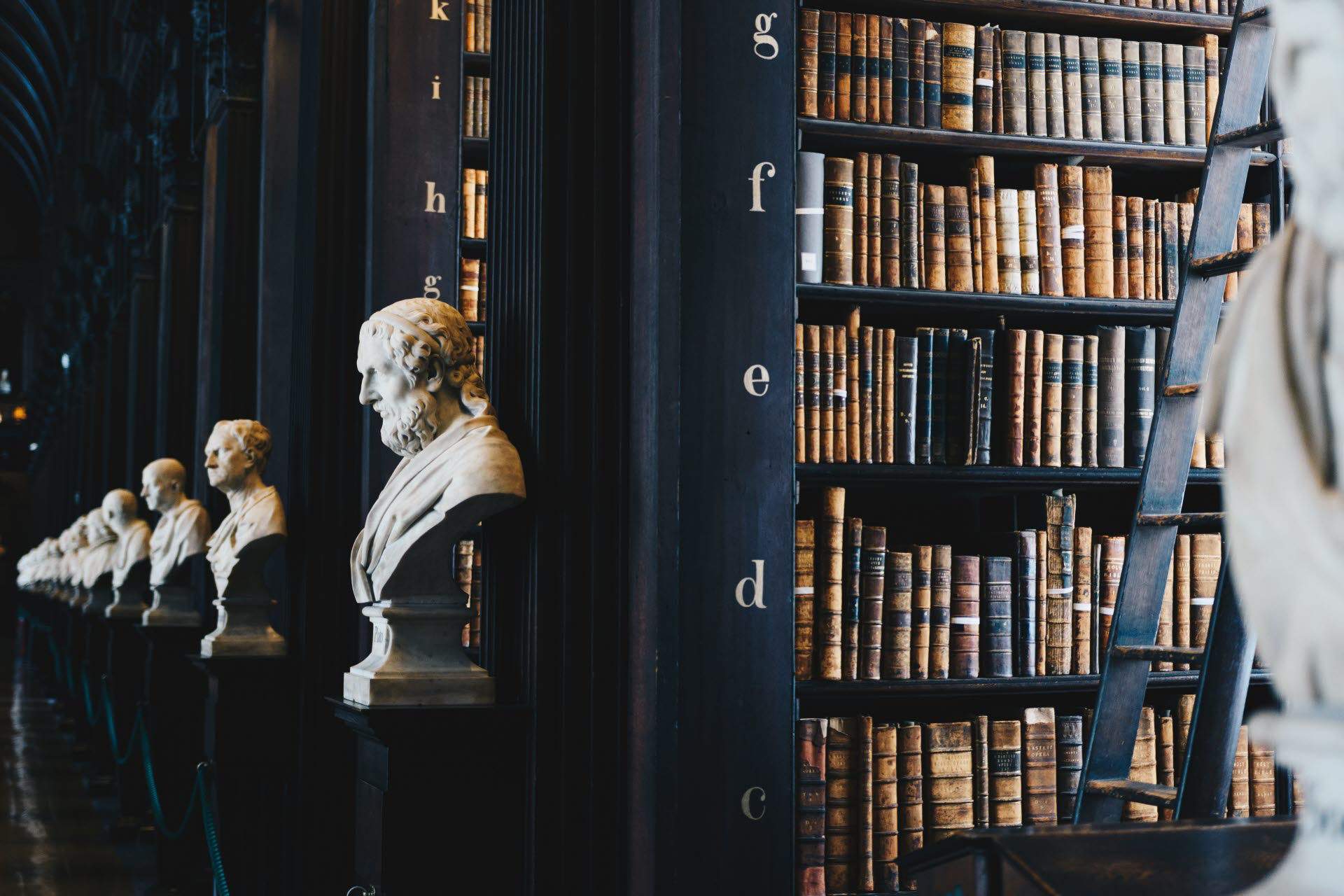 How independent does an independent expert need to be?
