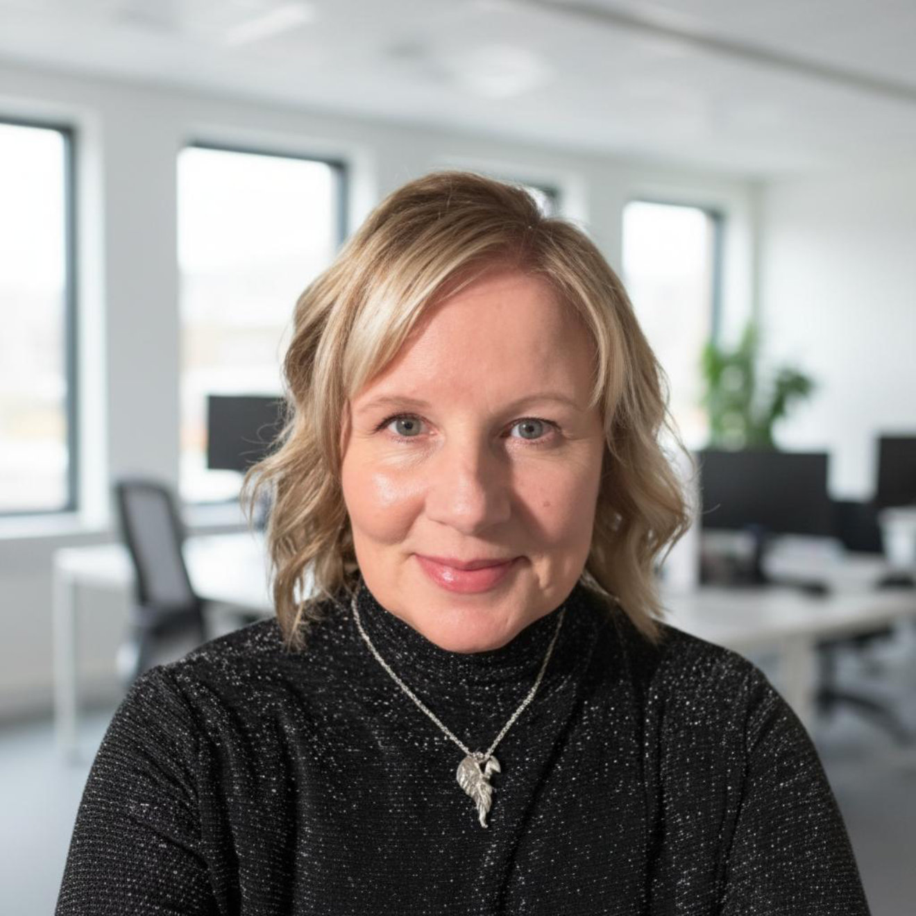 Karen Stanbridge headshot.