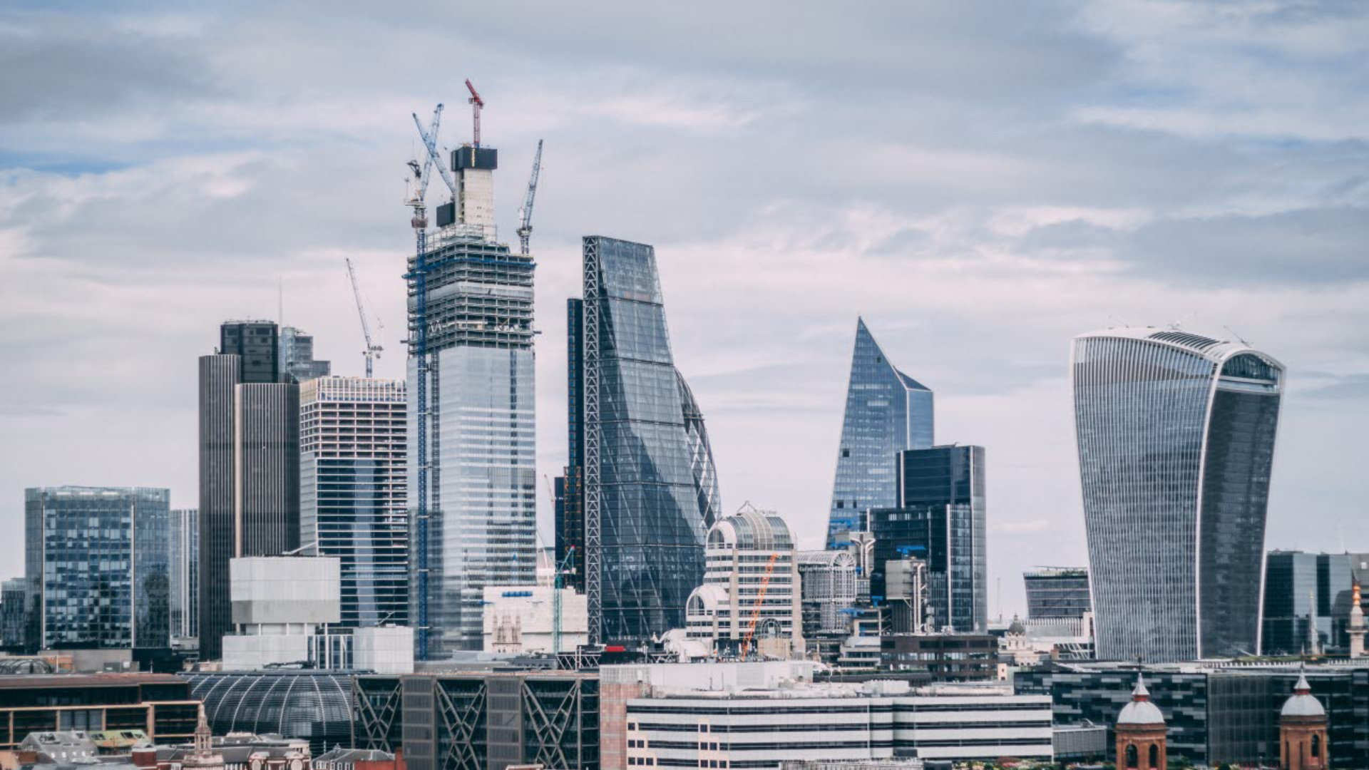 London-city skyline-unsplash