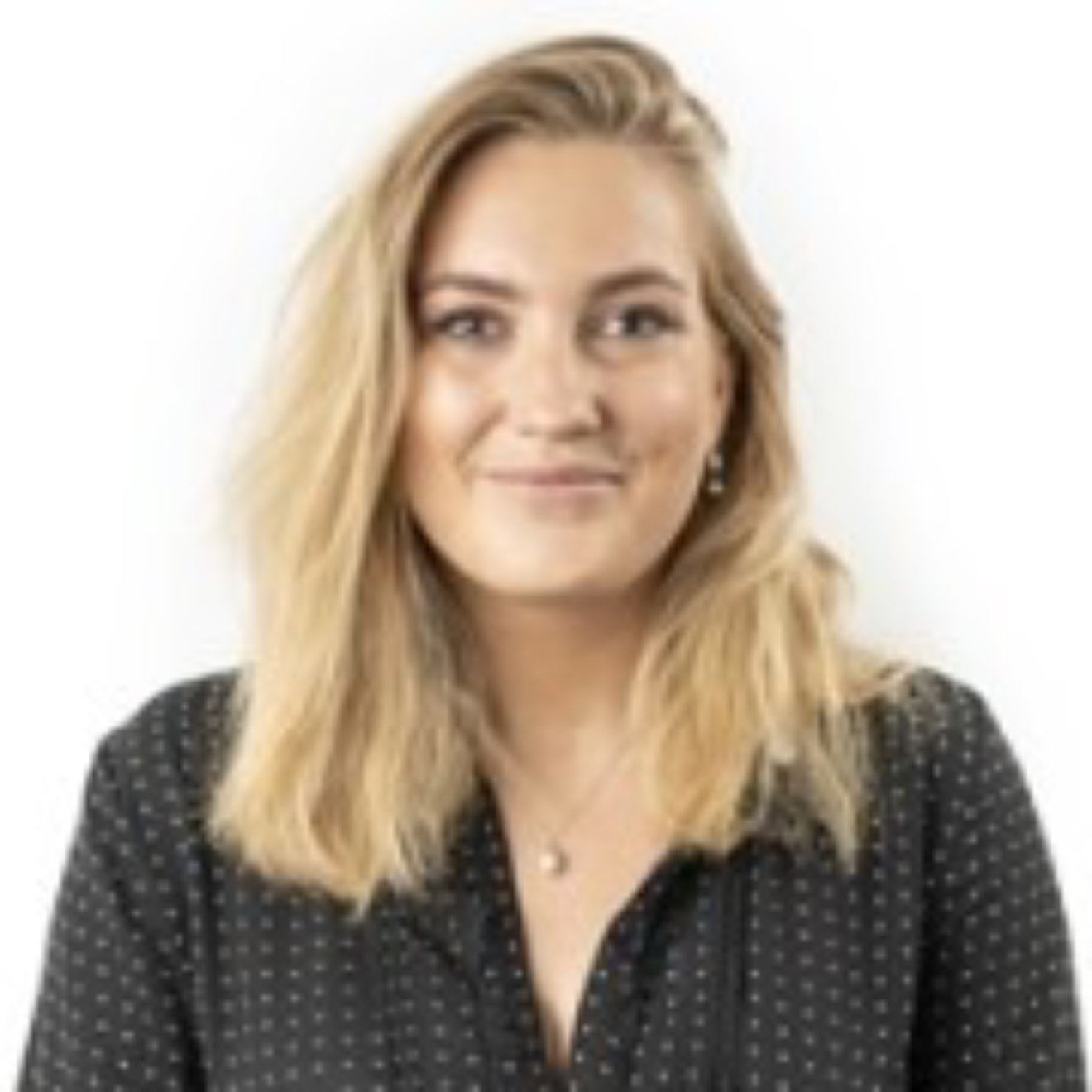 Lucy Mantle MRICS headshot.