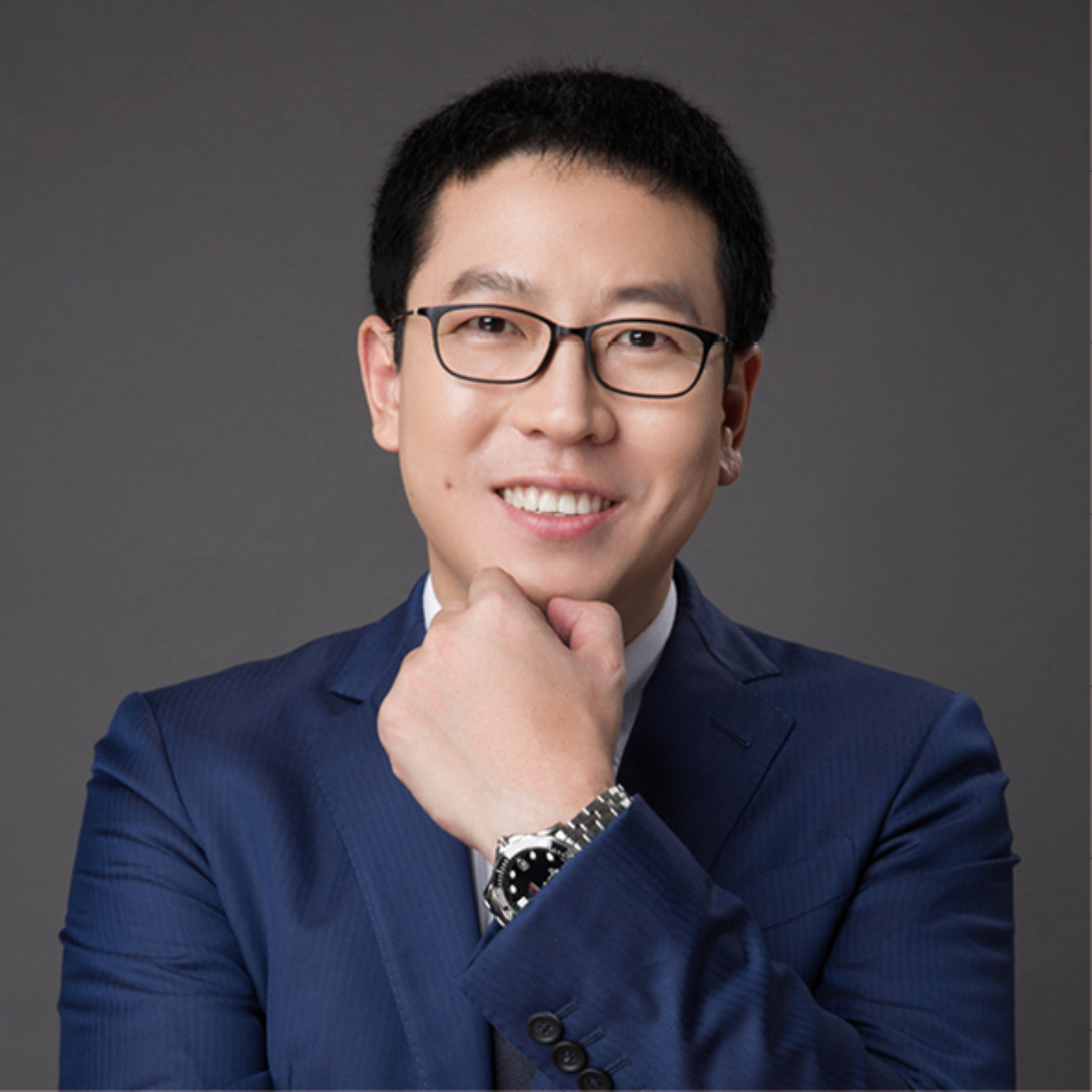 Luo Xiaoming headshot.