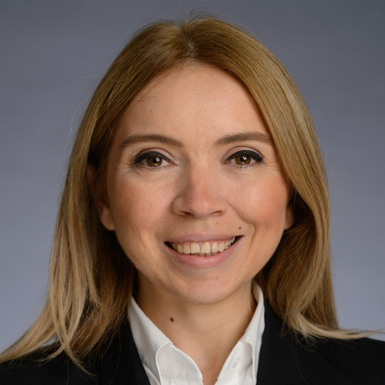 Mina Janeska headshot.