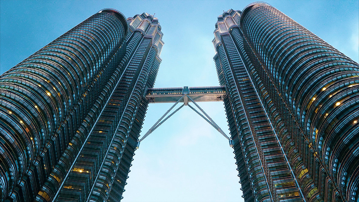 Buildings that elevated cities: Petronas Towers 