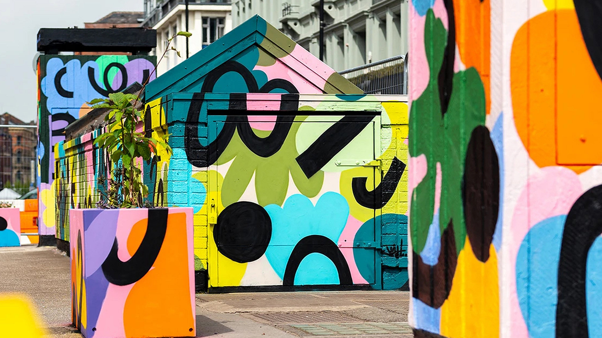 Art appreciation: does graffiti add value to buildings?