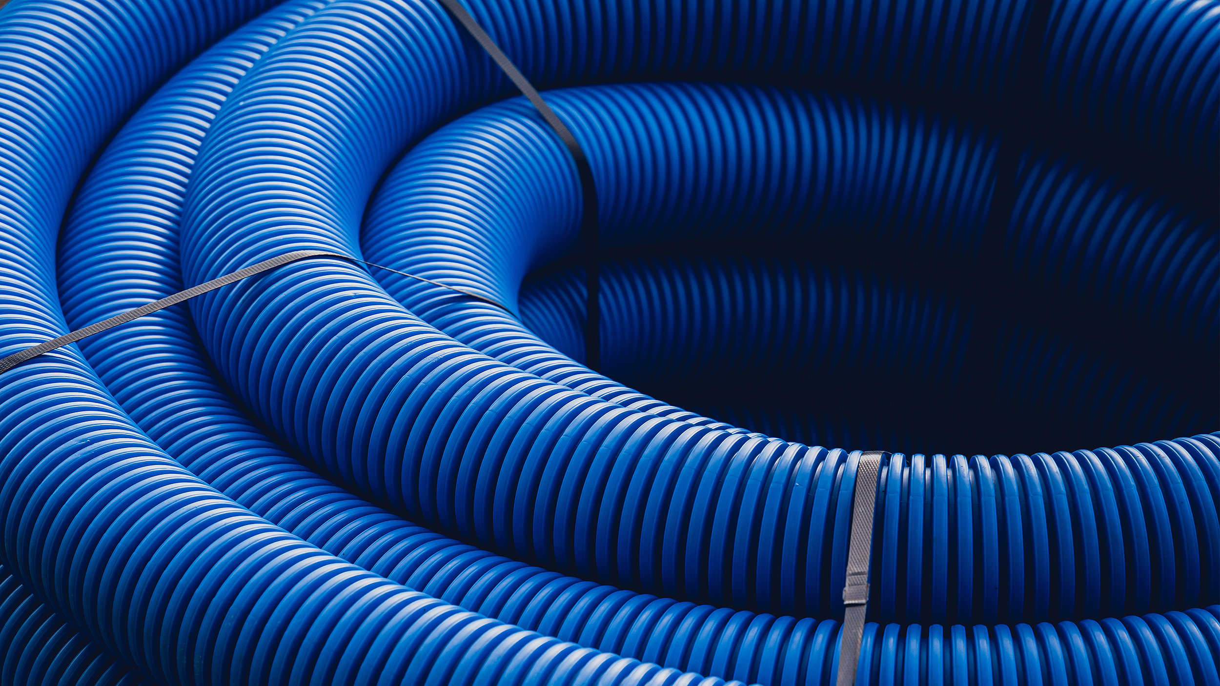 Blue pipes 