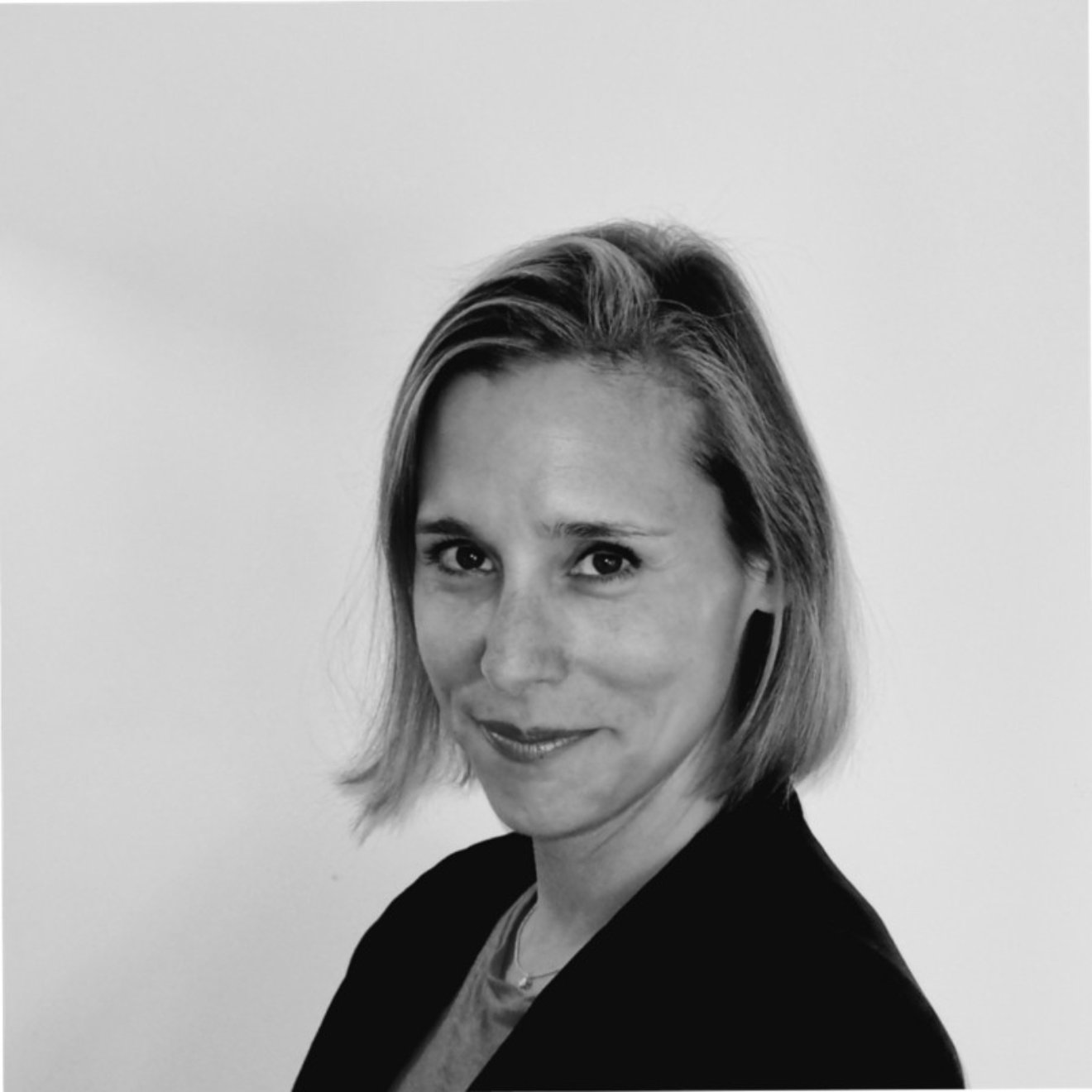 Stéphanie AZNAVOUR MRICS