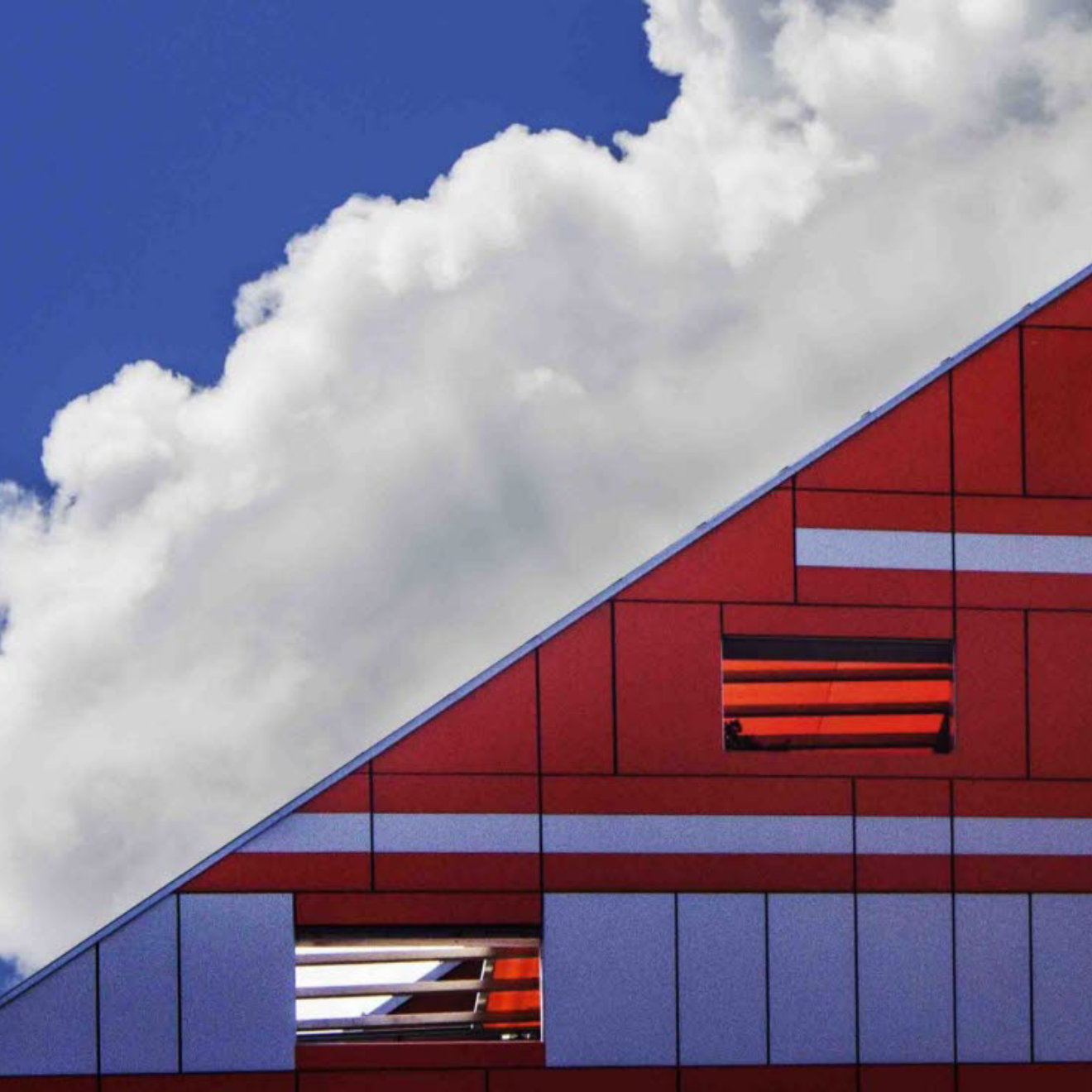 architecture-building-clouds-109479.jpg