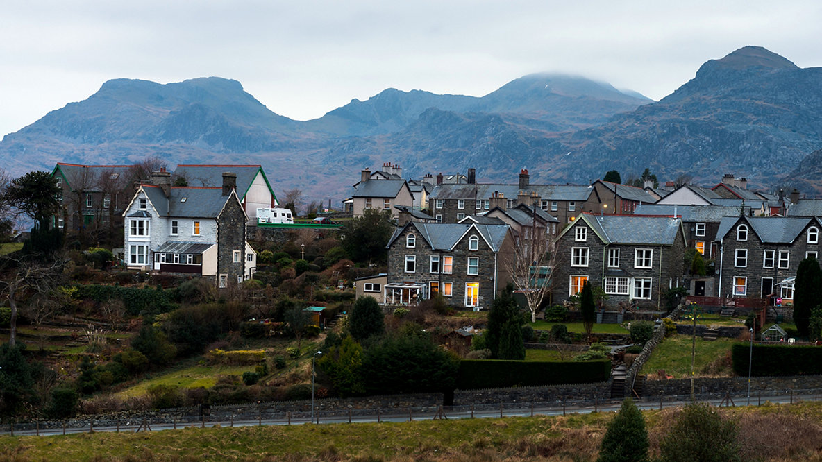 Advisers push for decarbonising Welsh housing