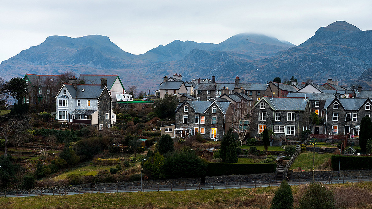 Advisers push for decarbonising Welsh housing