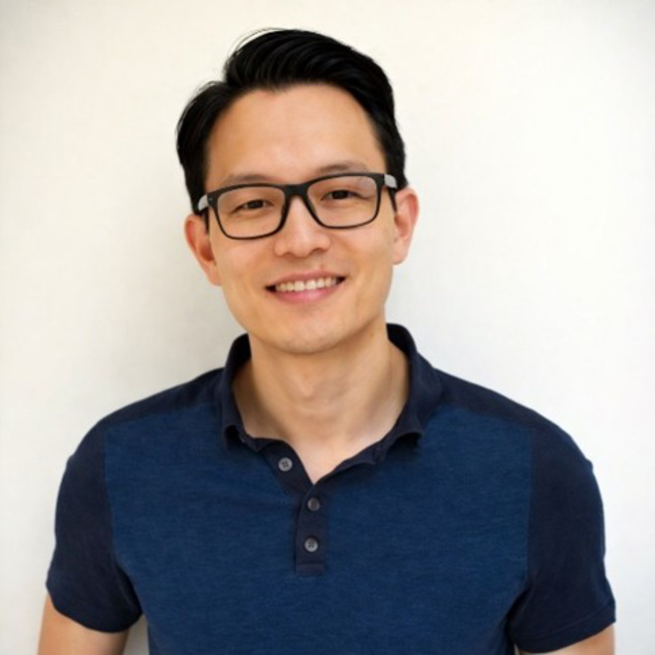 Dr. Leo Qizhou Xiong headshot