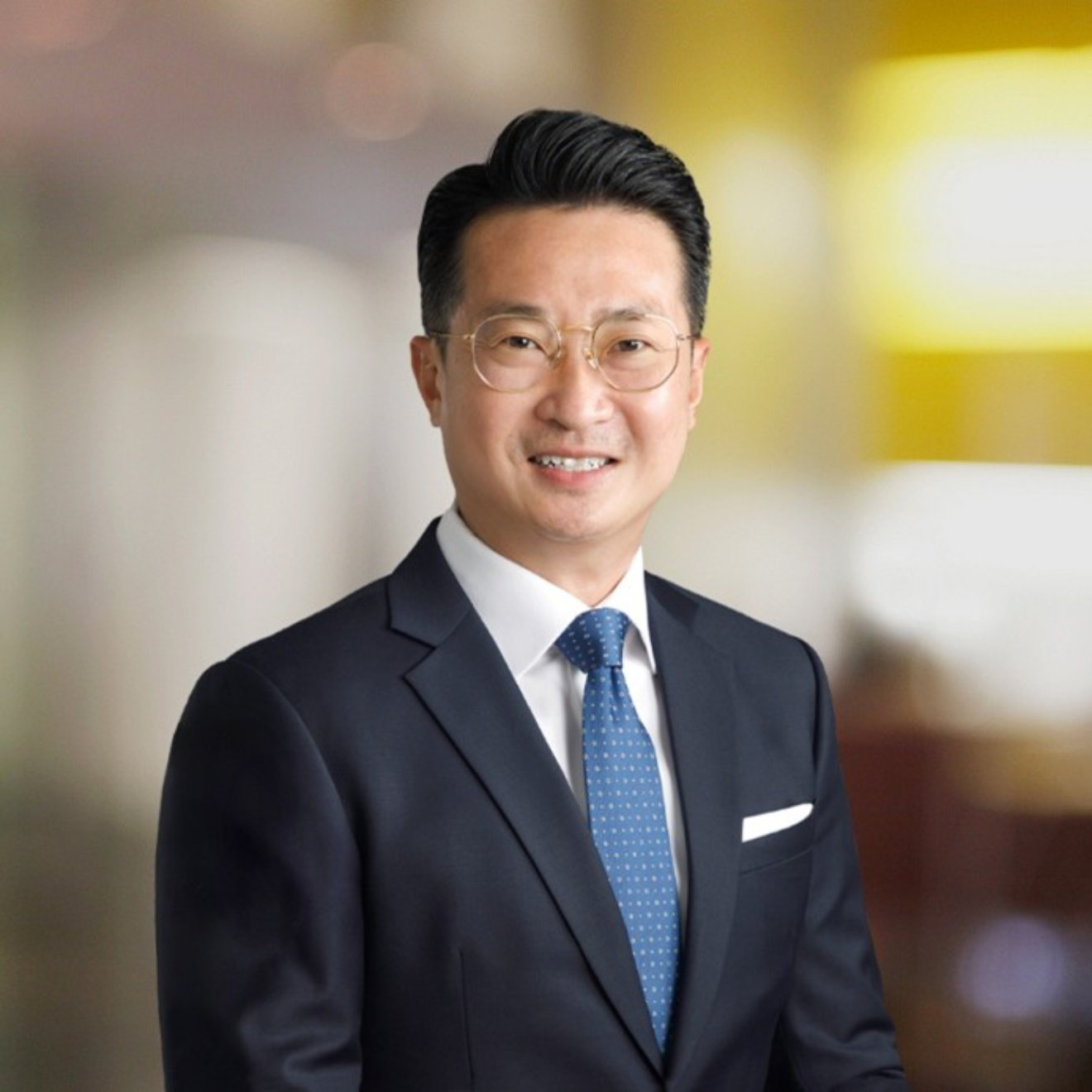 Dr Robin Leow PhD headshot
