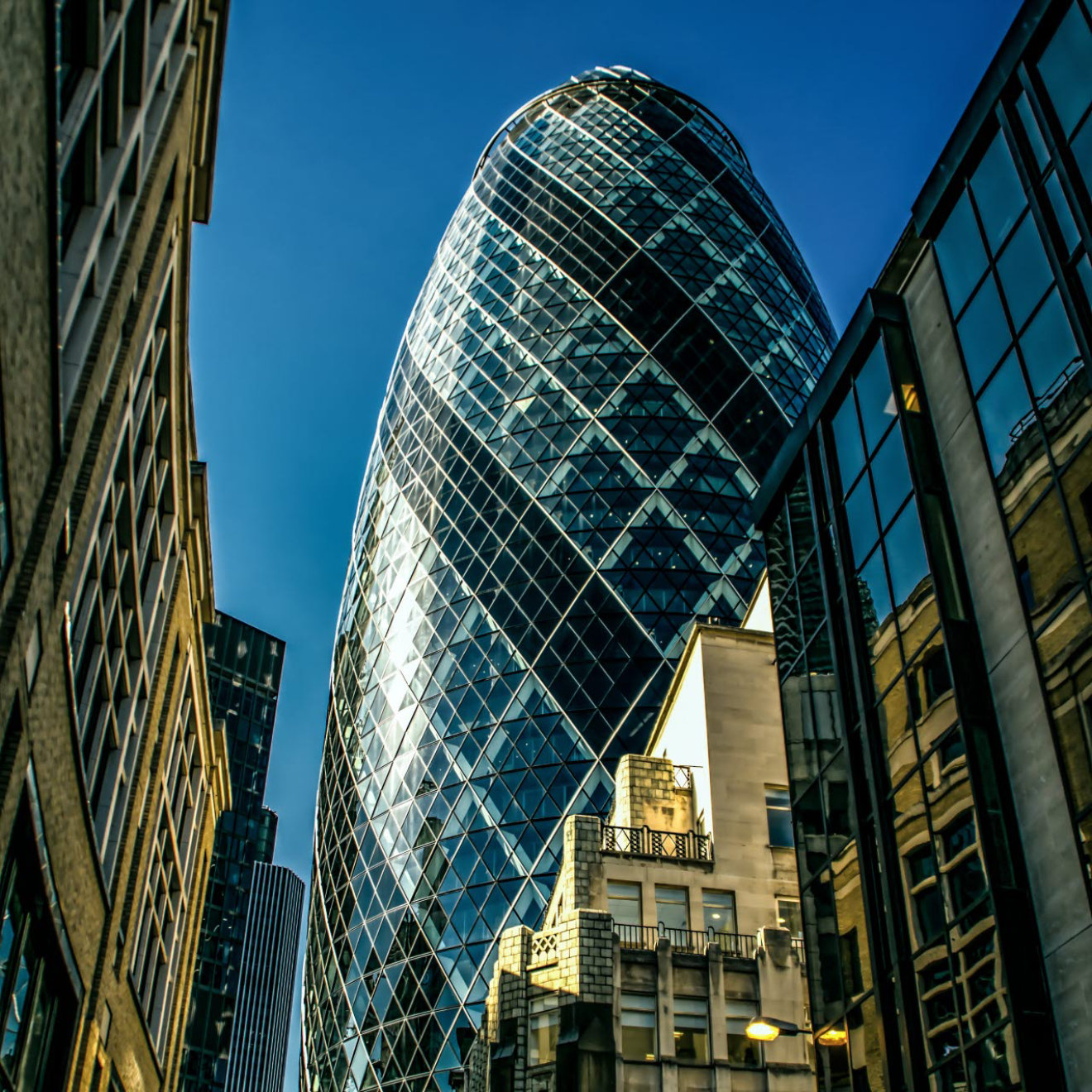 gherkin-london-city-pexels