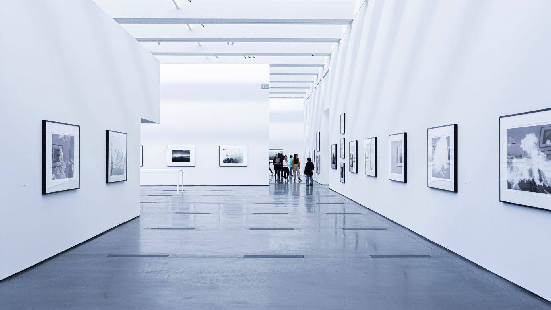 photograph-of-art-gallery-with-visitors