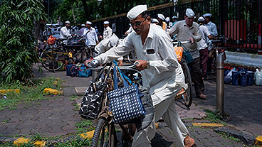 Mumbai’s dabbawalas: leaders in last mile logistics 