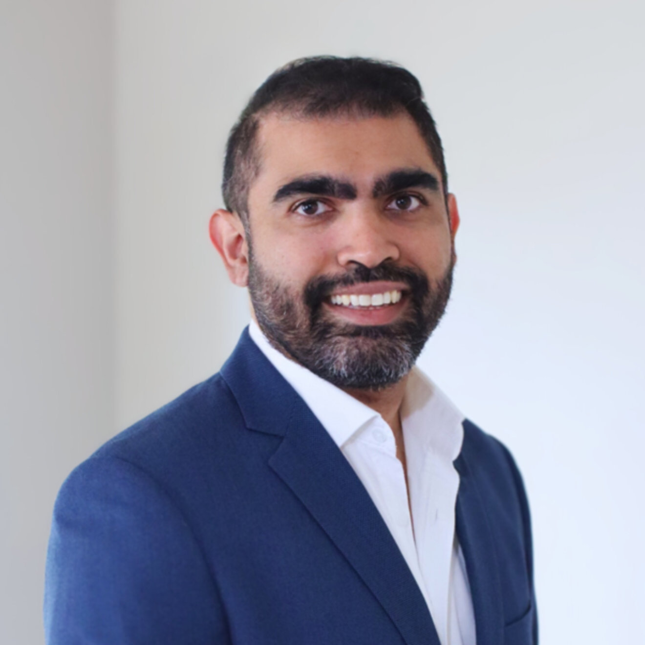 Sanjaya Indrarathna FRICS headshot