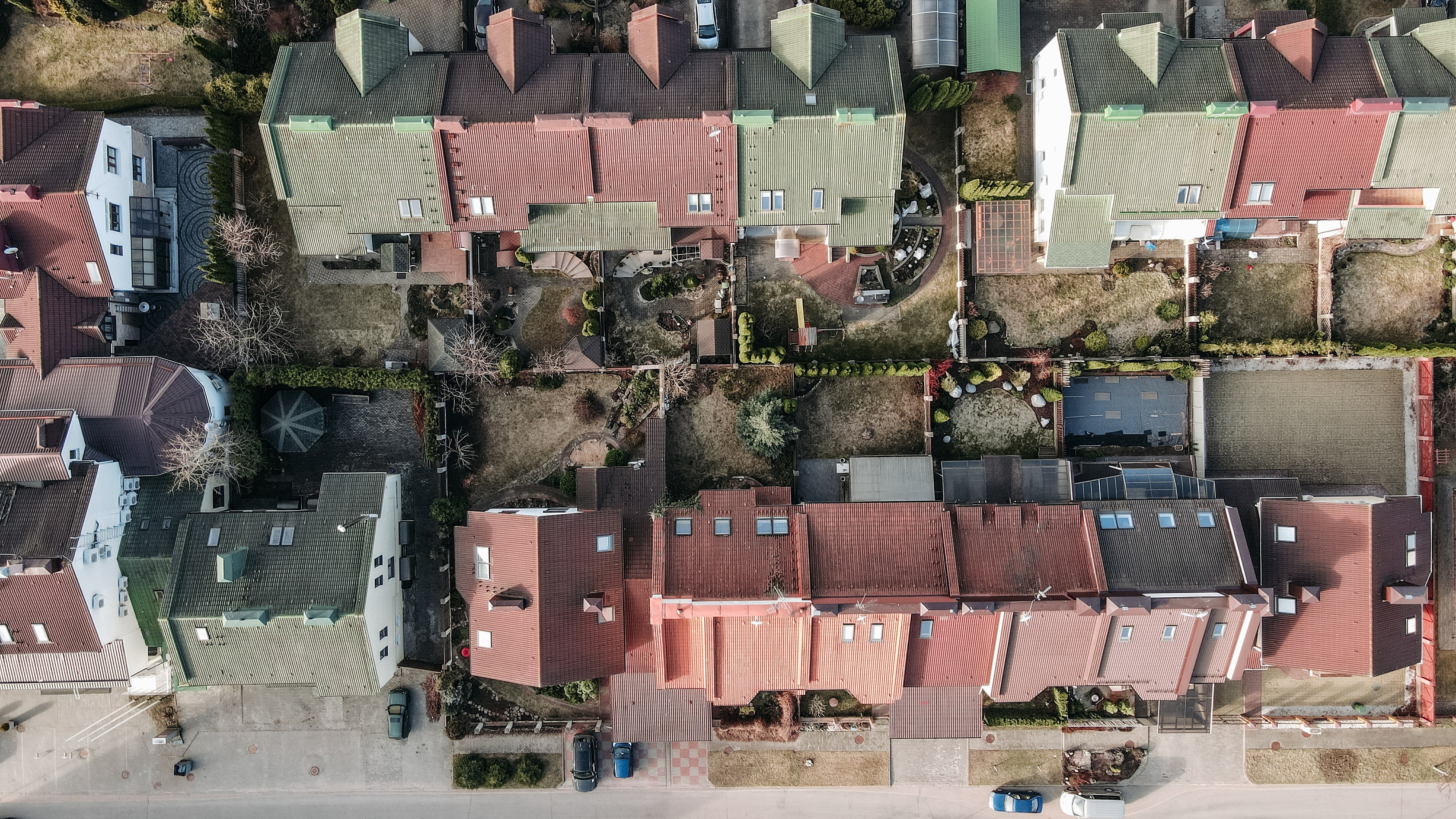 Bird's eye view of a residential street with terrace houses