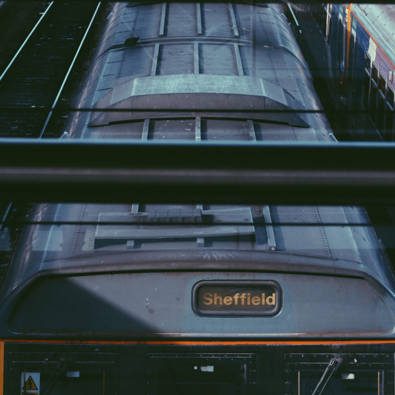 trains up north-unsplash