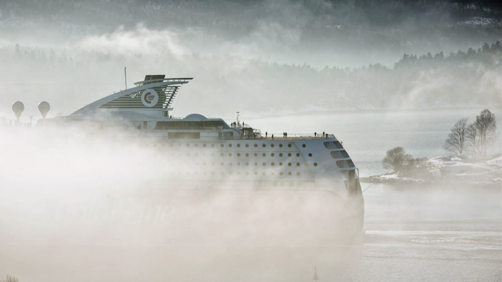 Cruise ship