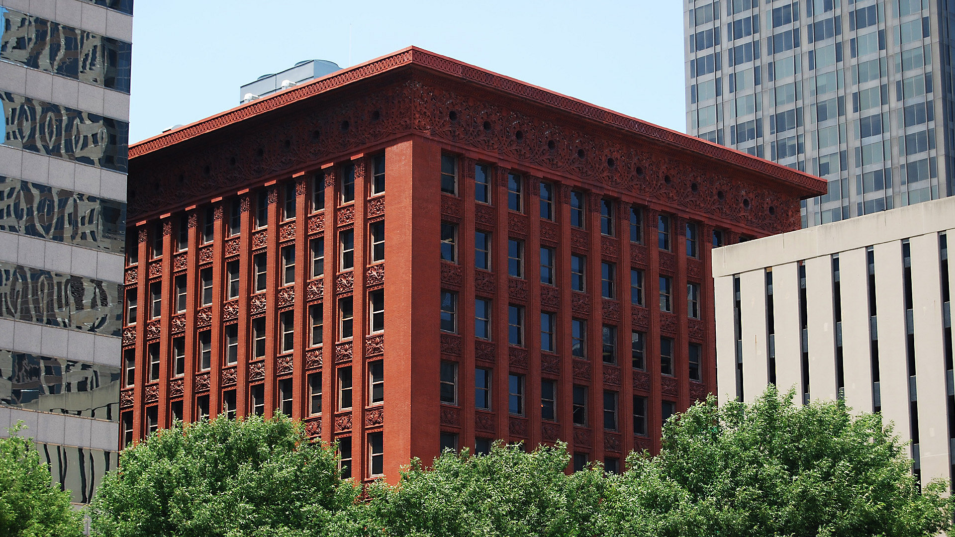 Photo of the roof of The Wainwright Building, St Louis